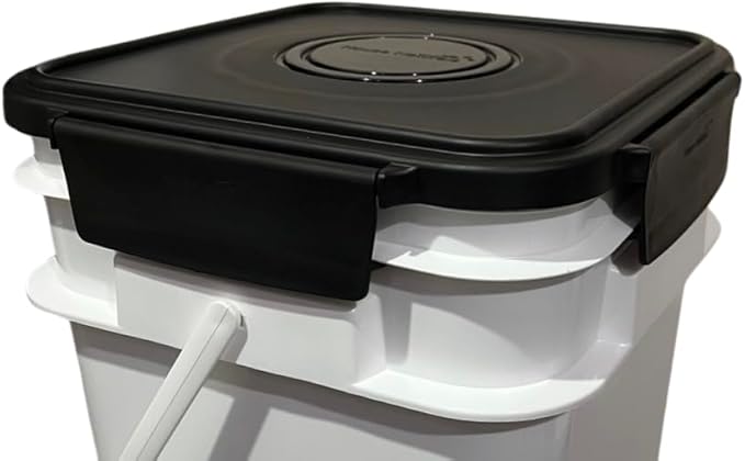 House Naturals 4 Gallon Square Food Grade Plastic Bucket with Lid, Made in USA (Pack of 2) BPA Free (White)