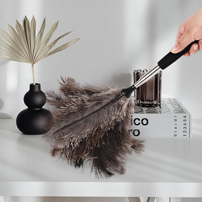 MehelloFeather Ostrich Feather Duster 16.5-47Inch Reusable Fluffy Natural Detachable Ostrich Feather Duster Used for Household Cleaning and High-Altitude Cleaning (1PCS)