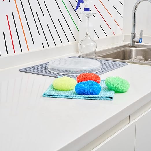 Restaurantware Plastic Dish Scrubbers 40 Pack 2.953 x 2.953 x 0.984 Inches Durable Non-Scratch Scrubbers Plastic Mesh Cleaning Pads Easy Grip Assorted Colors for Multi-Surface Cleaning