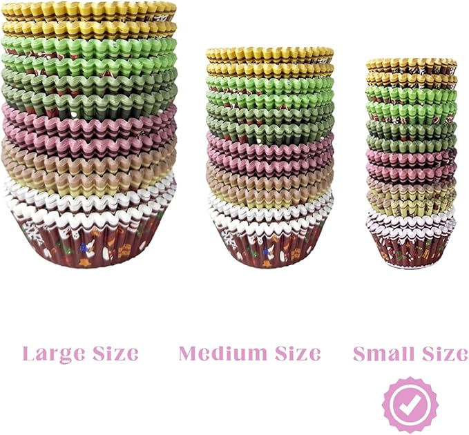qiqee Christmas Standard Cupcake Liners Cupcake Cups 300-Count Food Grade Gradient 6 Design Christmas Gingerbread Man Cupcake Papers Baking Cups Cupcake Wrappers(Standard Size)