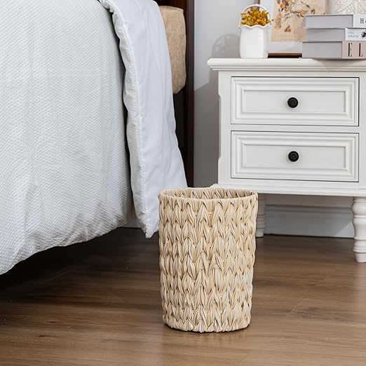 GRANNY SAYS Small Wicker Trash Can, 2 Gallon Bathroom Waste Basket, Small Bathroom Garbage Can, Plastic Trash Basket for Decor, Round Wastebaskets for Office, Bedroom, Cabinet