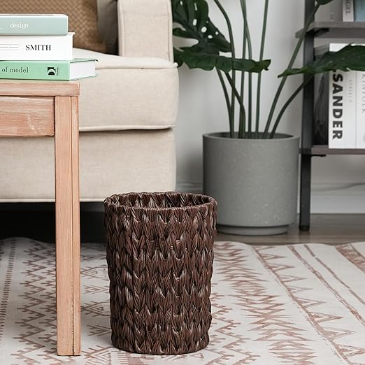 GRANNY SAYS Small Wicker Trash Can, 2 Gallon Bathroom Waste Basket, Small Bathroom Garbage Can, Plastic Trash Basket for Decor, Round Wastebaskets for Office, Bedroom, Cabinet, Brown