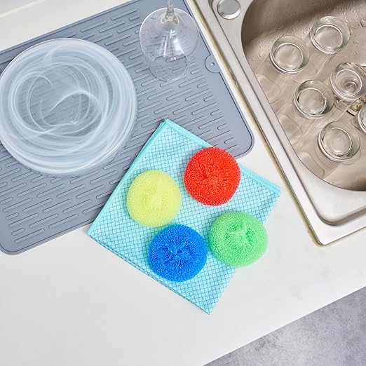 Restaurantware Plastic Dish Scrubbers 40 Pack 2.953 x 2.953 x 0.984 Inches Durable Non-Scratch Scrubbers Plastic Mesh Cleaning Pads Easy Grip Assorted Colors for Multi-Surface Cleaning